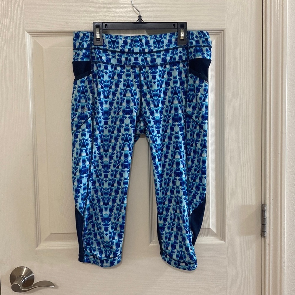 Athleta Capri Work Out Women’s Leggings. Size Medium